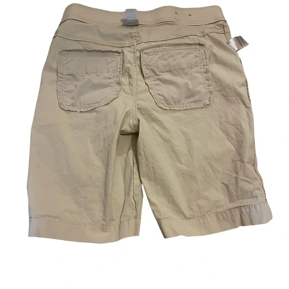 Chico’s Light Tan Bermuda Shorts Size Small/4 (Chico’s Size 0)